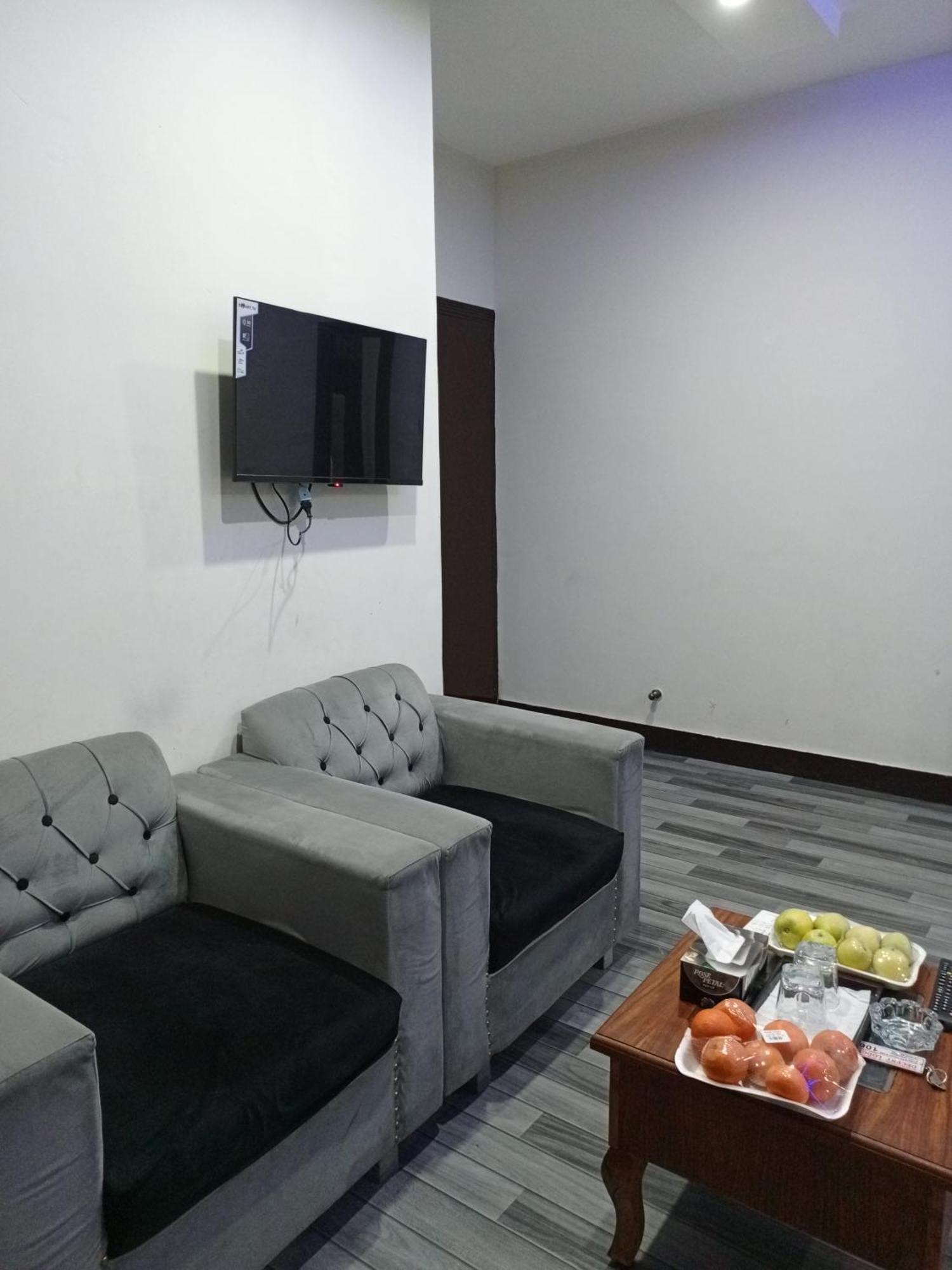 Decent Lodge Guest House Islamabad Exterior foto